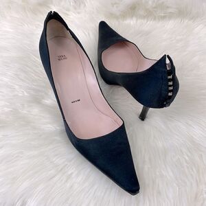Vera Wang | satin heels, back hook details size EU- 39 (9 US) pointy toe 3” heel